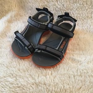 New Toddler Teva Sandals Size 12